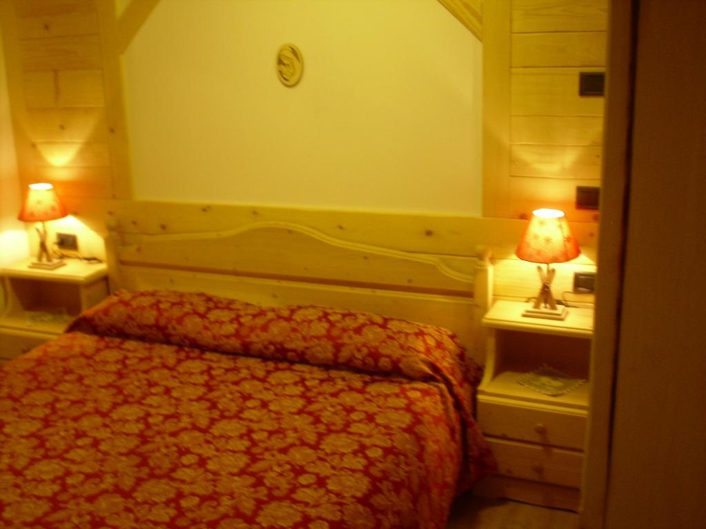 Bed and Breakfast Maso Pin Madonna Habitación foto